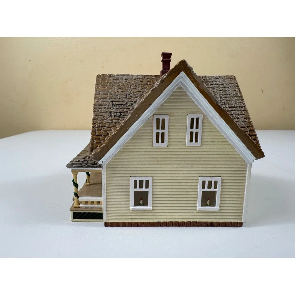 Vintage‎ Hallmark Sarahs Prairie Home Resin Miniature 1994 Americana